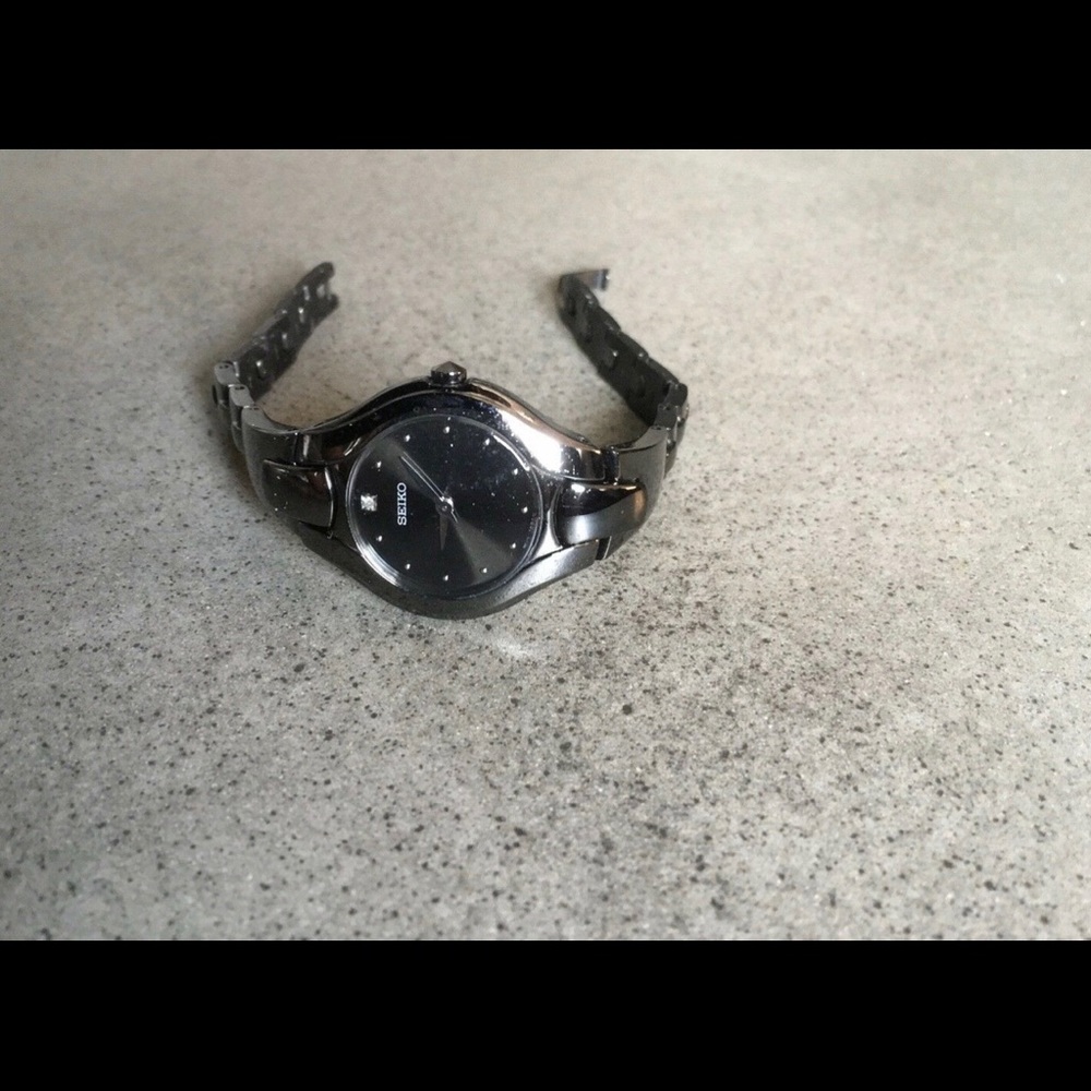 SEIKO DIAMOND BLK STEEL FACE BRACELET WATCH SUJF85***NEEDS BATTERY